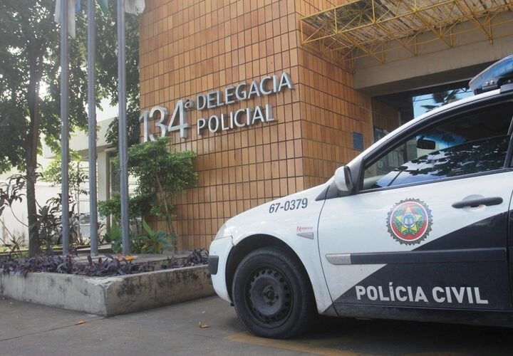 Mãe e filha encontradas mortas e abraçadas dentro de casa em Campos
