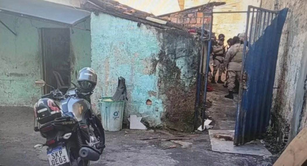 MULHER É MORTA A FACADAS PELO COMPANHEIRO DURANTE DISCUSSÃO EM SALVADOR