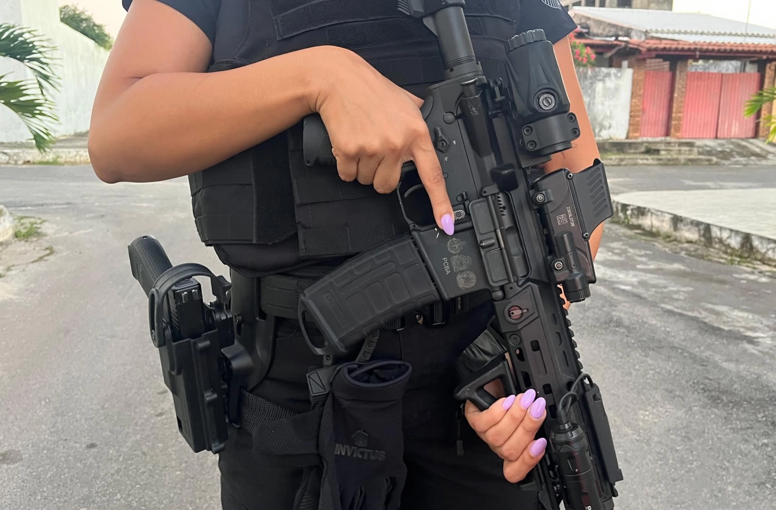 HOMEM É PRESO APÓS AGREDIR COMPANHEIRA E AMEAÇÁ-LA POR MENSAGENS EM VITÓRIA DA CONQUISTA