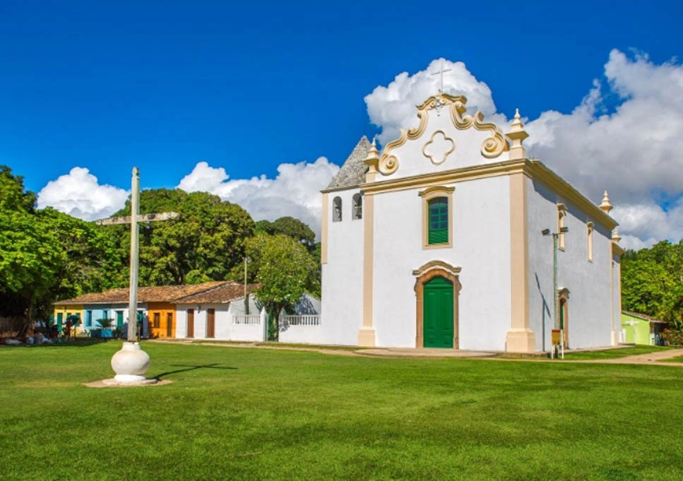 TURISMO NA BAHIA: VIAJAR DE CARRO PERMITE EXPLORAR PRAIAS E DESTINOS DE PORTO SEGURO