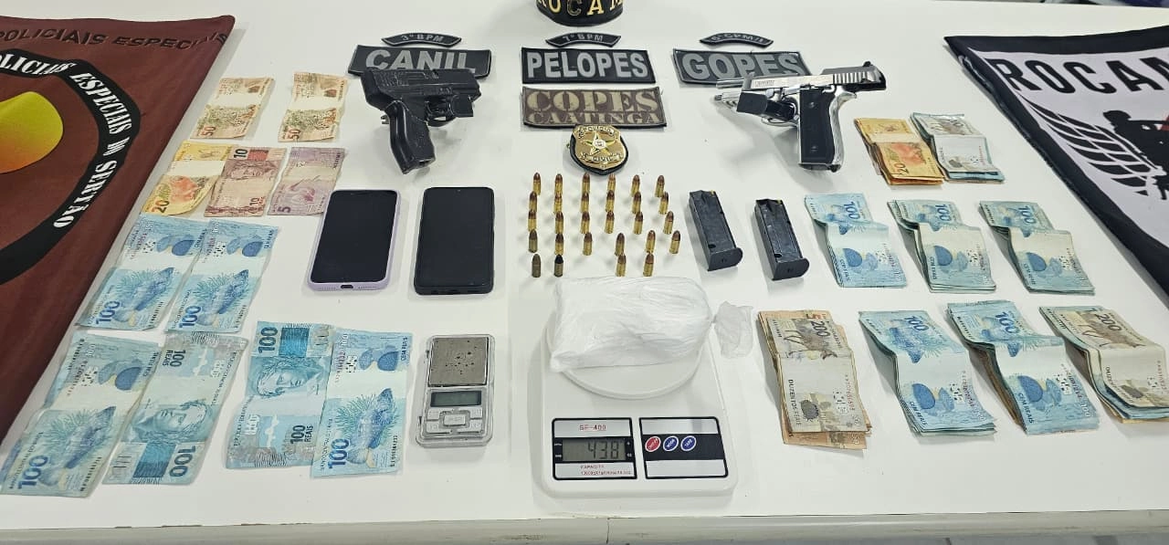 Polícia faz operação de combate ao tráfico de drogas em Santana e Poço das Trincheiras