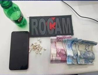 ROCAM prende homem com cerca de 30 pedras de crack em Santana do Ipanema