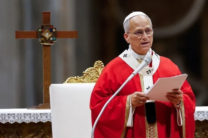 Mundo:  Papa Leão retira parte do pulmão e tem câncer confirmado, diz Vaticano