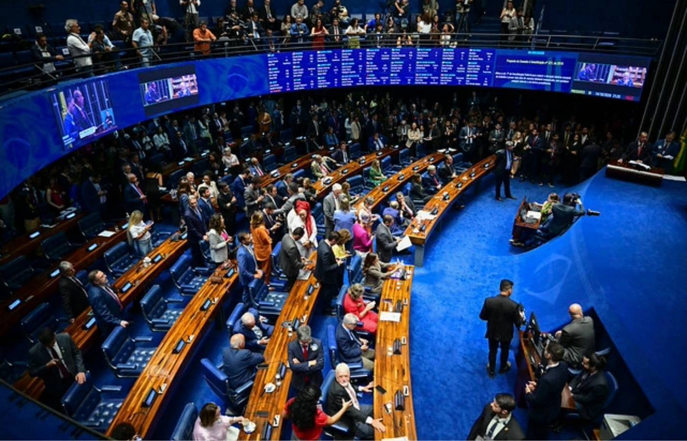 Fim da escala 6x1: CACB alerta para custos nas micro e pequenas empresas