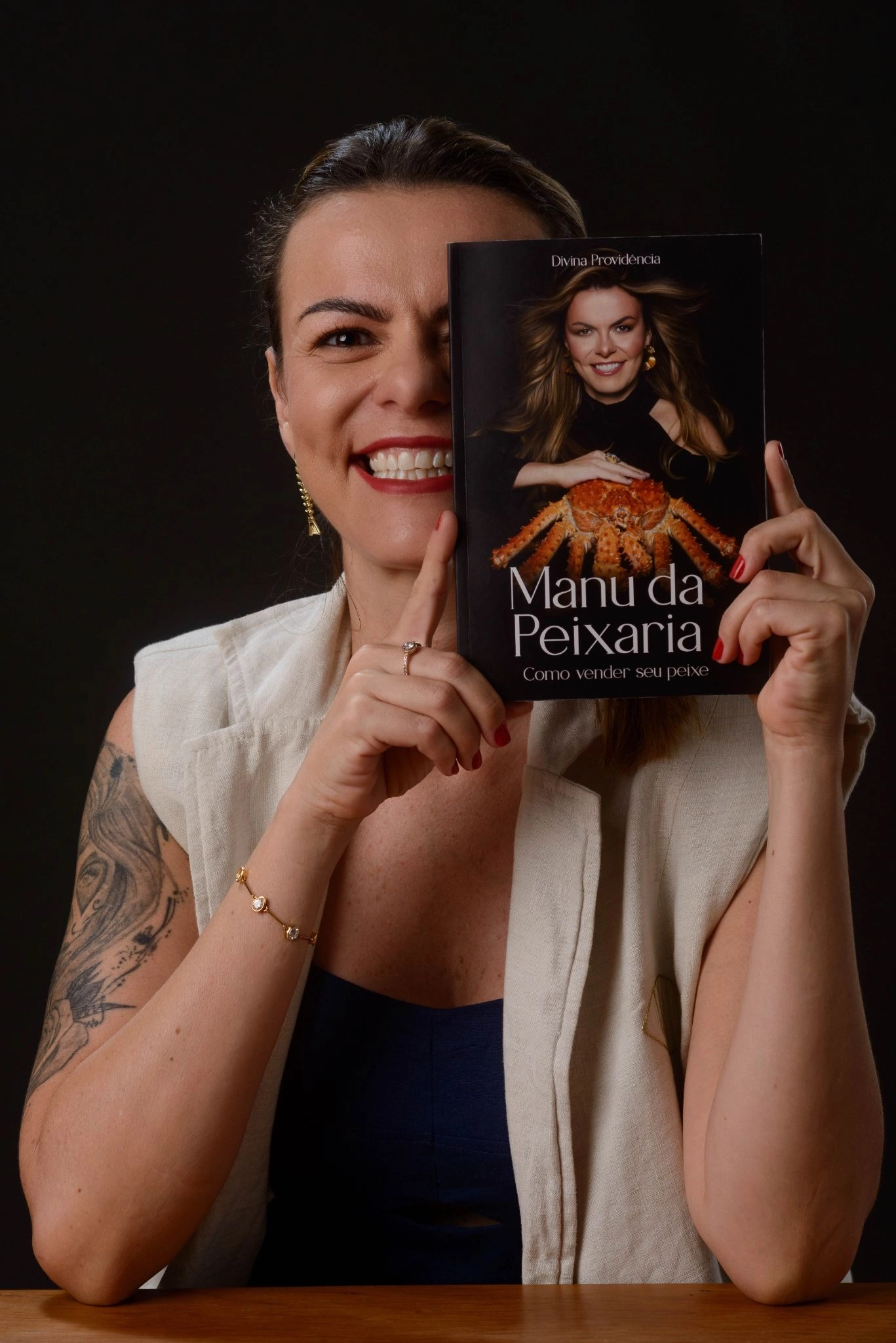 Manu da Peixaria lança livro sobre como transformou uma peixaria em um negócio de sucesso