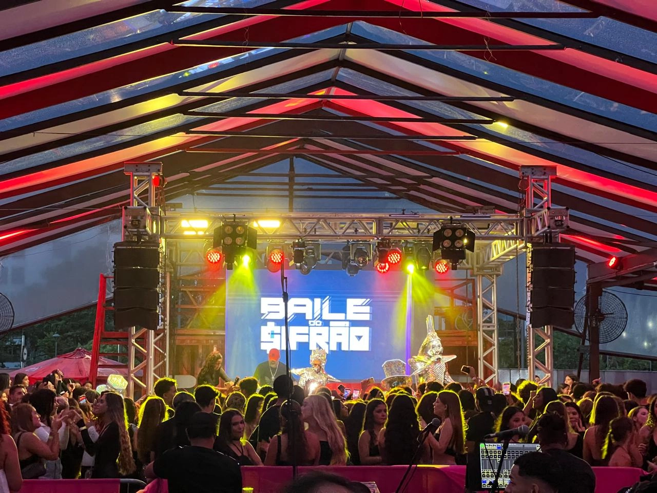 Vibra Teen RJ volta ao Shopping Metropolitano Barra com Biel do Furduncinho, Theuzzin e Baile do Sifrão