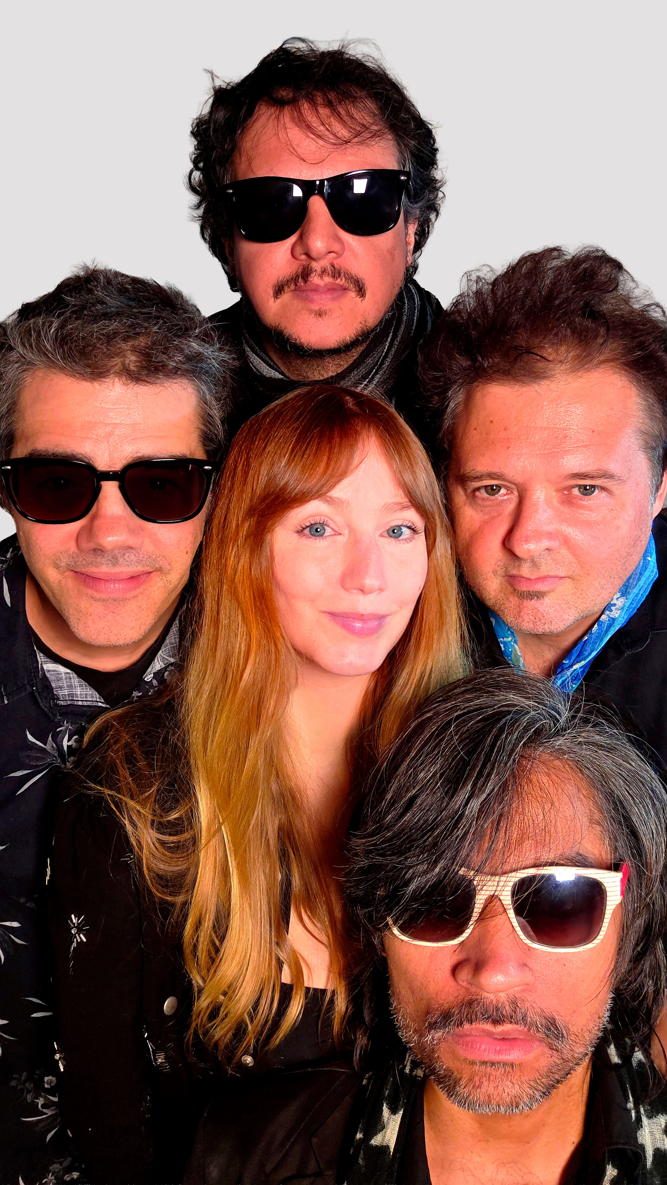 Malu Rodrigues e Banda do Tremendão  tocam Erasmo Carlos no Manouche