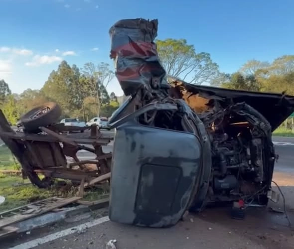 Acidente deixa uma pessoa morta e outra gravemente ferida na BR-277