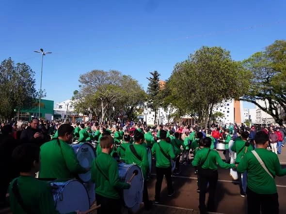 DESFILE DE 7 DE SETEMBRO REÚNE TODAS AS ESCOLAS E COLÉGIOS DE REALEZA