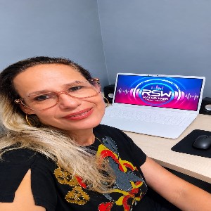 Scheila Santos - Locutora