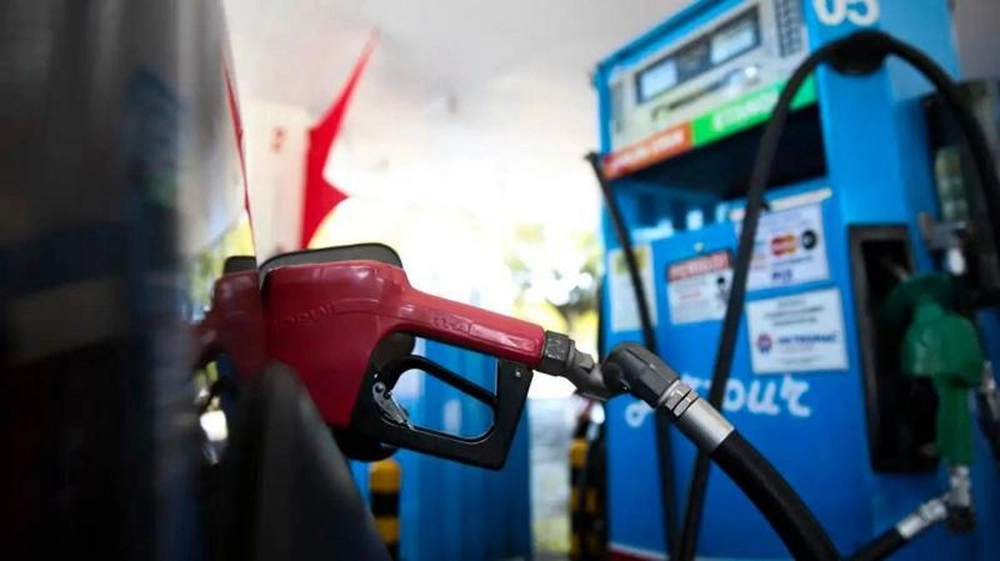 Governo anuncia retirada de parte da subvenção ao diesel a partir de quarta; medida semelhante para gasolina deve ocorrer em breve