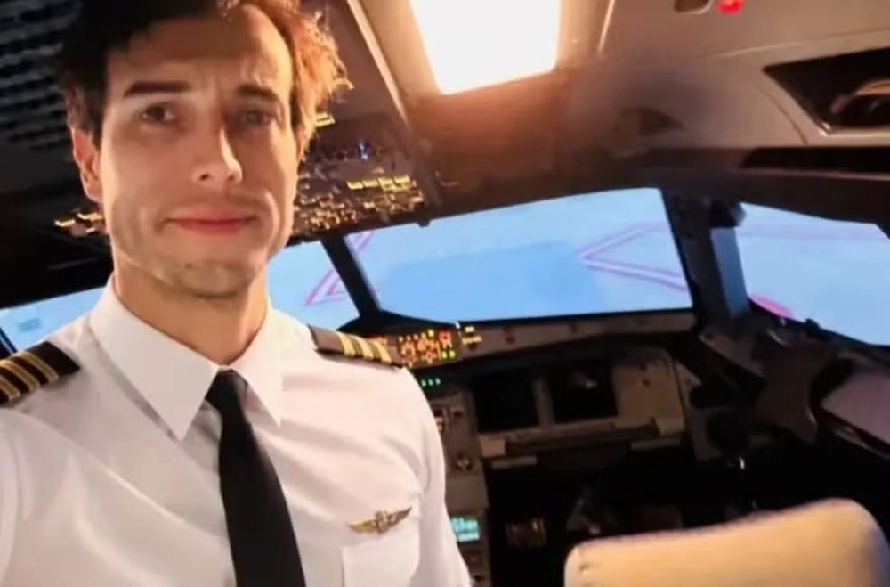 'Você sabe o que tem que fazer': instrutor de voo abre porta e se joga de avião em pleno ar na Argentina; aluna consegue pousar em segurança