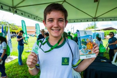 Escola Municipal Independência recebe programa Futuro em Campo com foco em educação ambiental e agronegócio
