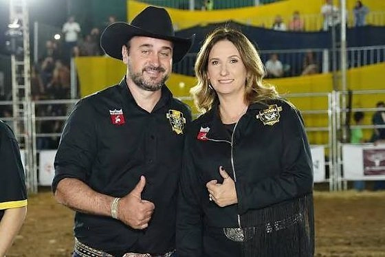 Prefeito de Água Boa (MT) se afasta durante toda a campanha da mulher a deputada federal