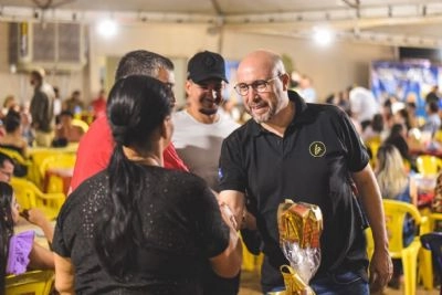 Projeto de Beto Dois A Um faz alimentos que seriam descartados chegarem a famílias que precisam