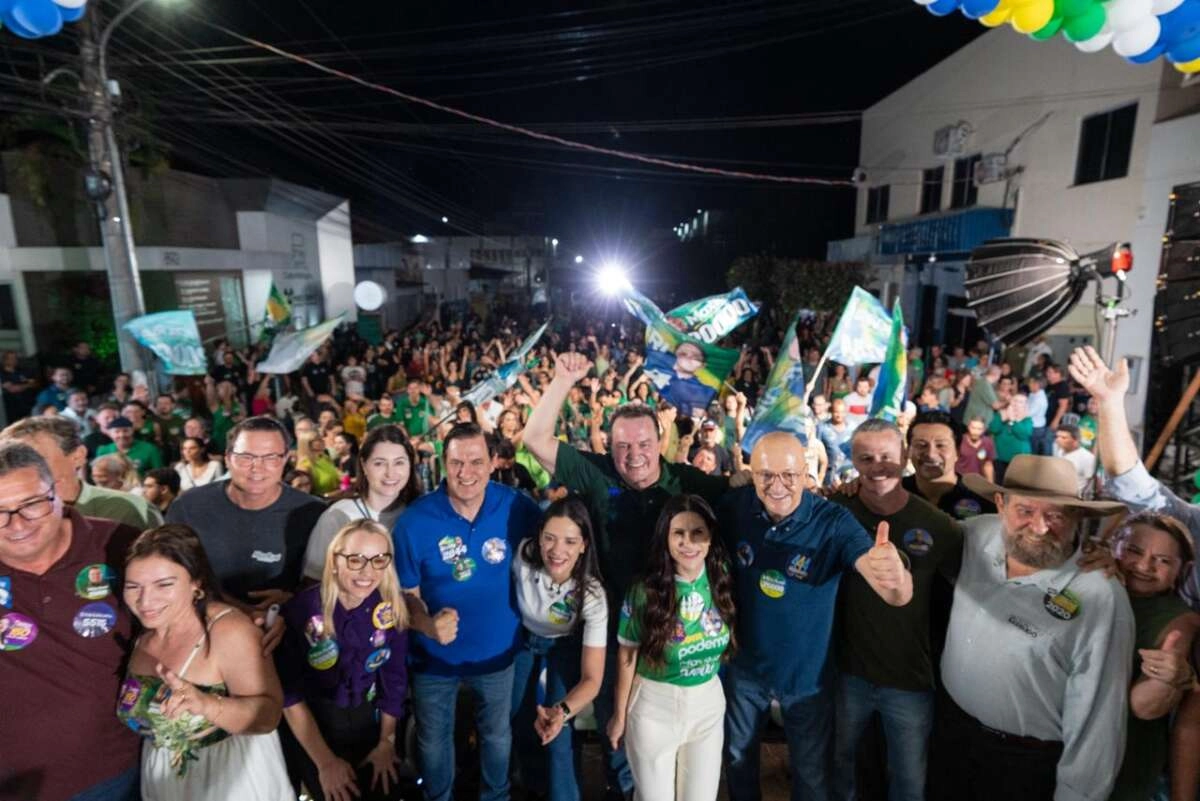 Com Pivetta e Janaina, Max Russi reúne milhares e dá largada à campanha