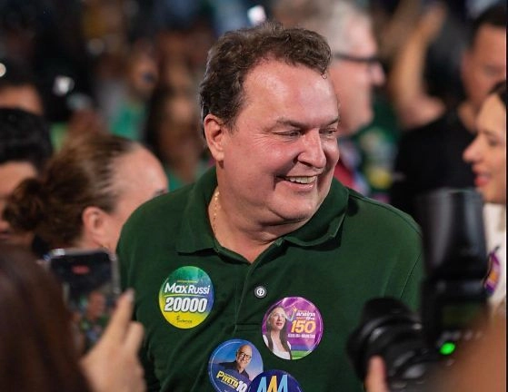 A população de Confresa está convidada para participar, nesta sexta-feira, do adesivaço em apoio a Max Russi e Juarez Costa,