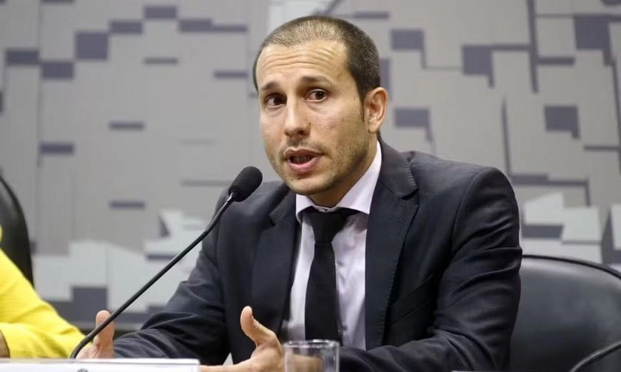 "Verdade prevalecerá", diz número 2 da PF após afastamento de Andrei