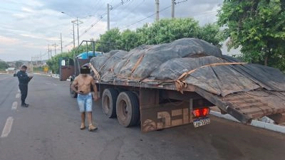 Carga de 10 toneladas de fertilizantes sem nota fiscal é apreendida e motorista acaba levado para delegacia em Vila Rica (MT)