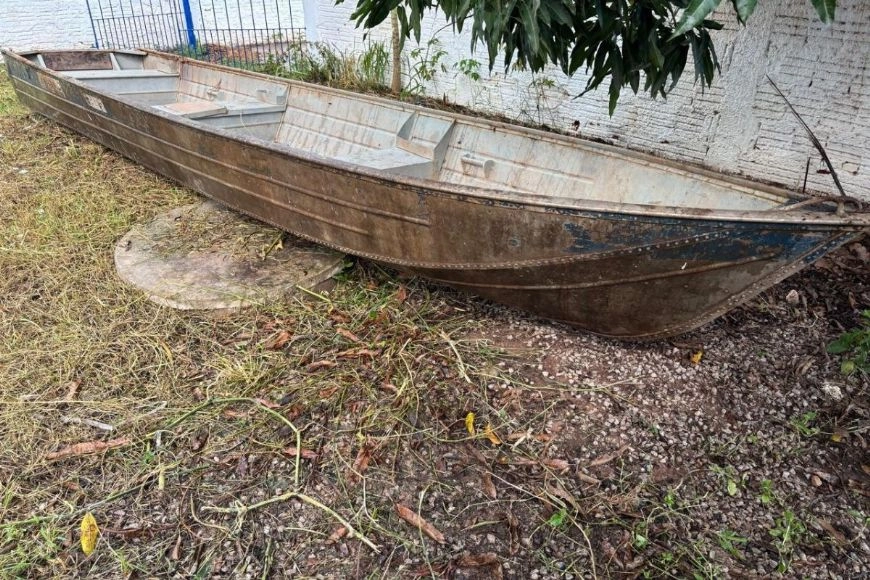 Barco de 6 metros por R$ 500 em Santa Terezinha chama atenção em leilão do Indea-MT