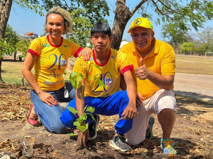 Dia da Árvore: educação ambiental começa dentro das escolas, destaca Professor Sivirino