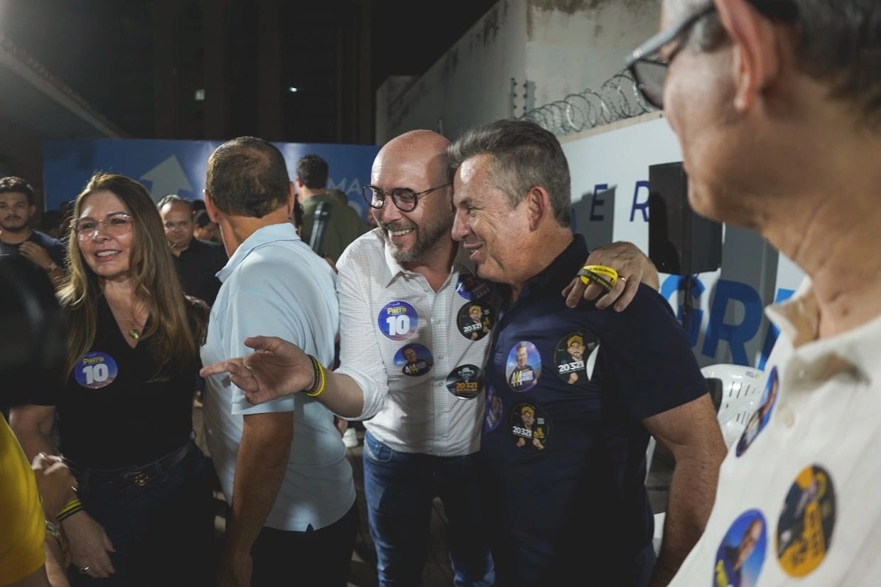 Mauro Mendes pede voto para reeleição de Beto Dois a Um: “Ajudou a consertar o nosso Estado”