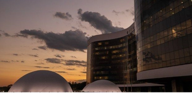 Falha técnica deixa propaganda de Flávio Bolsonaro sem áudio na TV, e TSE anuncia reprise