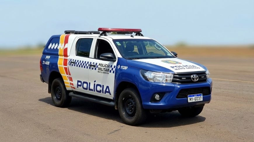 Mulher supostamente bêbada surta após derrubar filho de moto, dificulta resgate do SAMU e acaba presa em Confresa (MT)