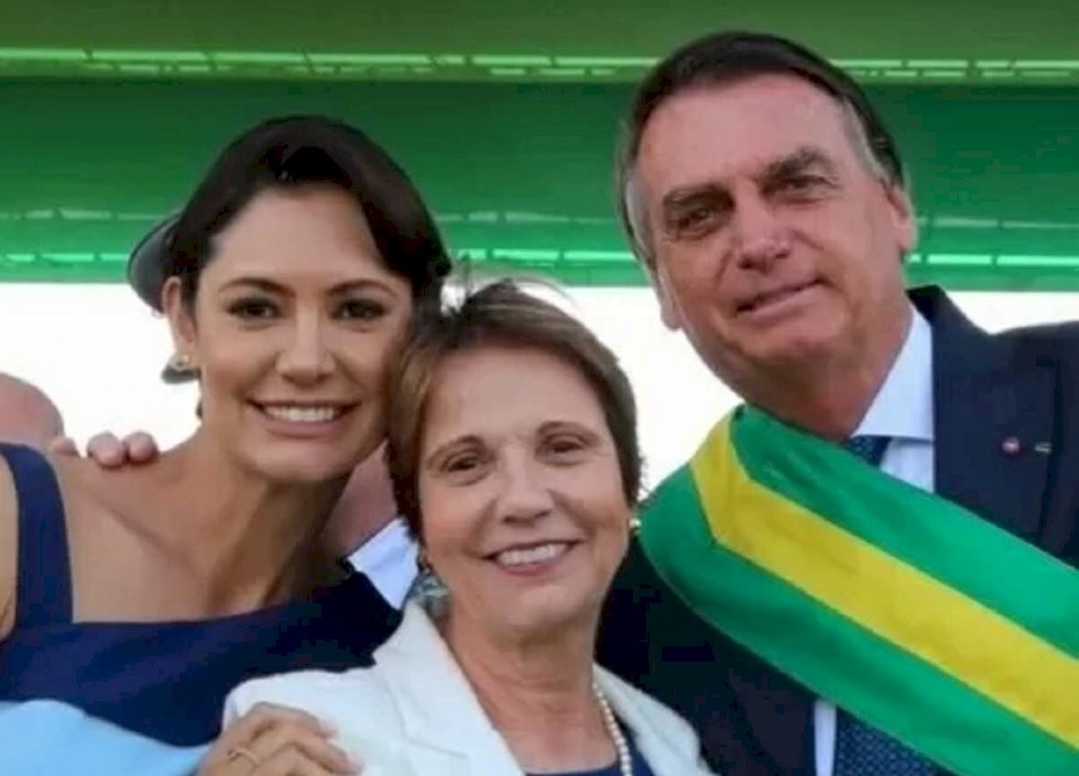 Michelle Bolsonaro aciona 'chefão do PP' para Teresa ser vice de Flávio