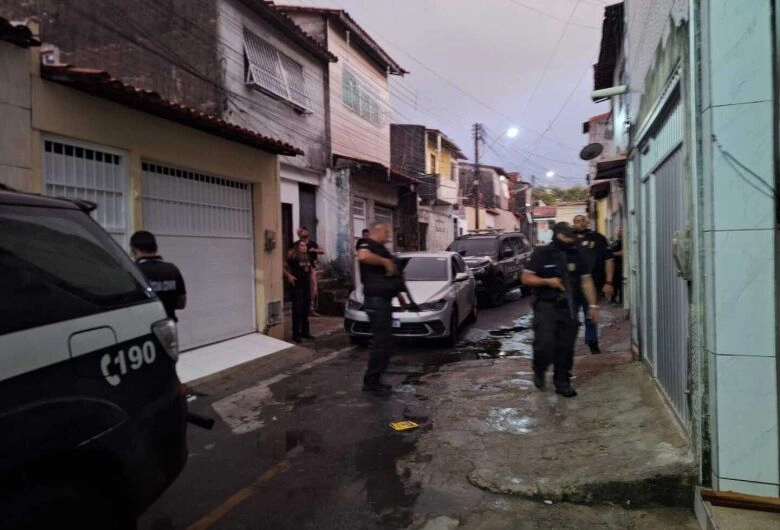 Em desafios digitais, adolescentes recrutam outros para 'lives' com automutilação e até suicídio