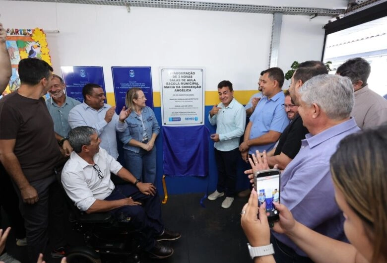 Marçal Filho inaugura salas de aula e zera déficit de vagas na região do Guaicurus