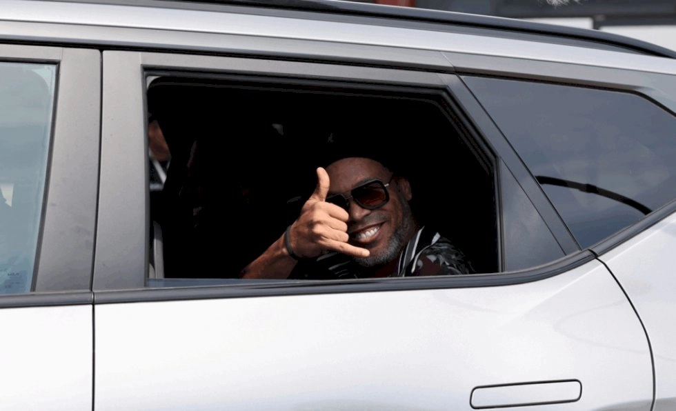 Aos 46 anos, Ronaldinho voltará aos gramados por clube italiano