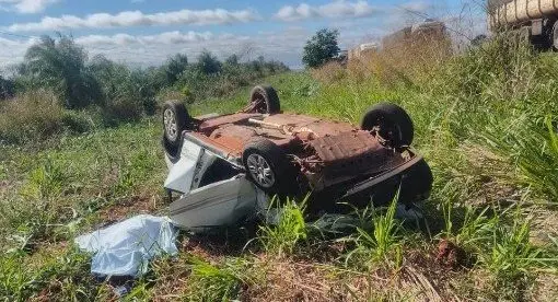 Colisão frontal deixa uma pessoa morta na BR-376, em Ivinhema
