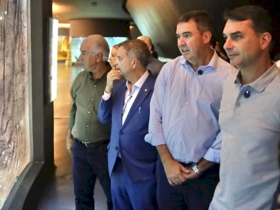 Flávio Bolsonaro não deve vir a Mato Grosso do Sul durante a campanha