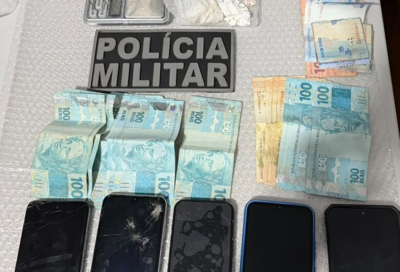 Ação conjunta fecha ponto de preparo de drogas e prende dois por tráfico