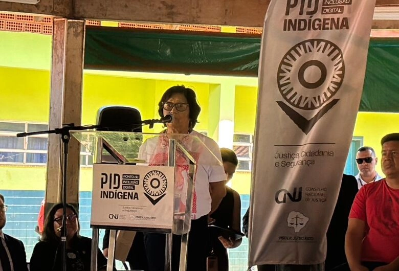 "Muitas mulheres indígenas regaram esse chão com sangue", diz liderança em visita de ministro