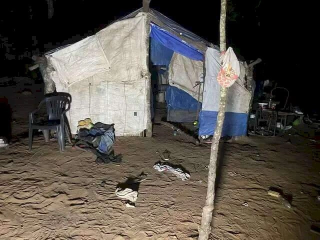 Mãe de bebê morto em ataque com foice sobrevive, mas fica cega de um olho