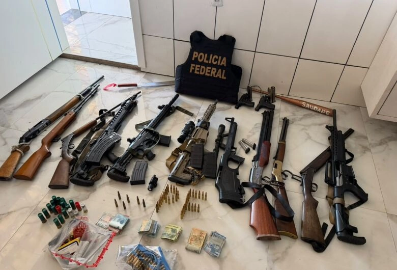 PF encontra arsenal e 23 trabalhadores em condições análogas à escravidão em fazenda