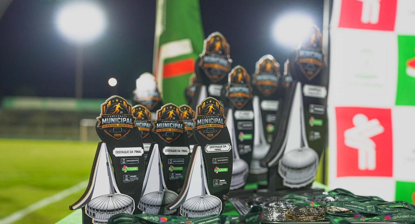 Nova iluminação do Andradão é entregue durante final do Campeonato Municipal de Futebol Society