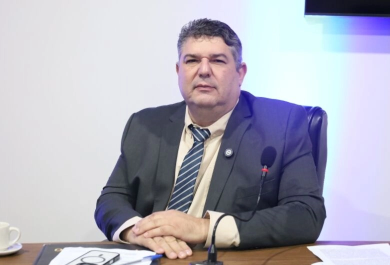 Yuri pede revitalização de quadra de escola indígena antes dos jogos escolares
