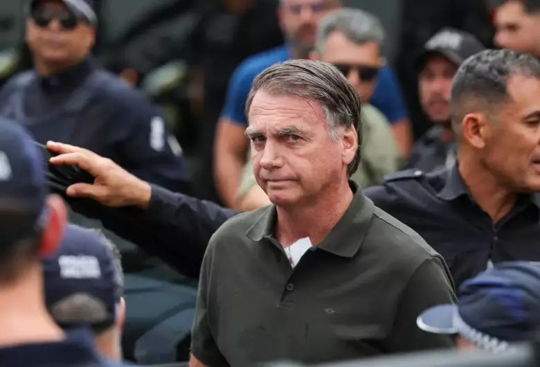 STF: defesa de Bolsonaro pede suspensão do cumprimento da pena