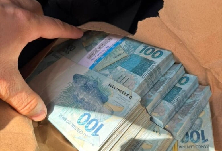 PF apreende mais de R$ 250 mil em comitê de candidato à reeleição em MS
