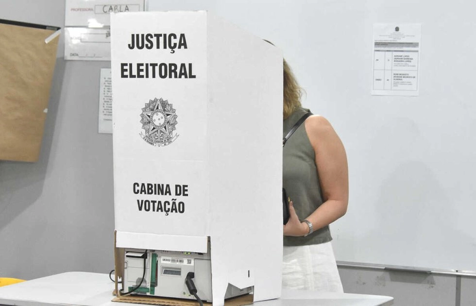 Vai viajar no dia das eleições? Saiba como justificar o voto