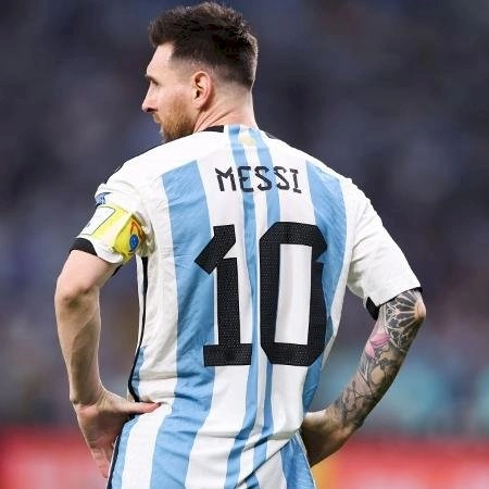 Entenda por que a Argentina não pode aposentar a camisa 10 de Messi