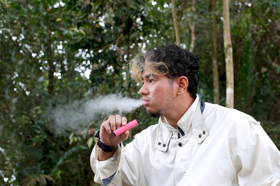 Cigarro e juventude: estamos repetindo os erros do passado | Crônicas de Peso