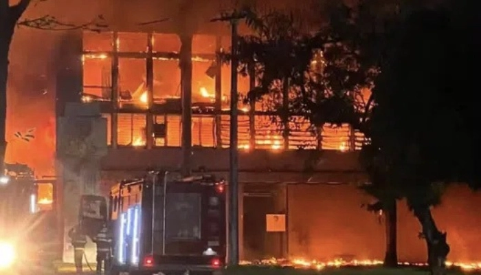 PF investiga incêndio na UFPE após ameaça bolsonarista