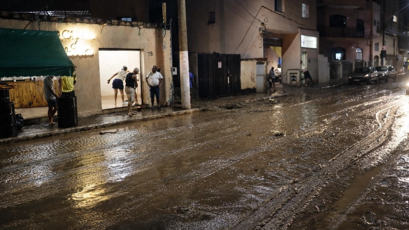 Chuva intensa provoca alagamentos em Congonhas
