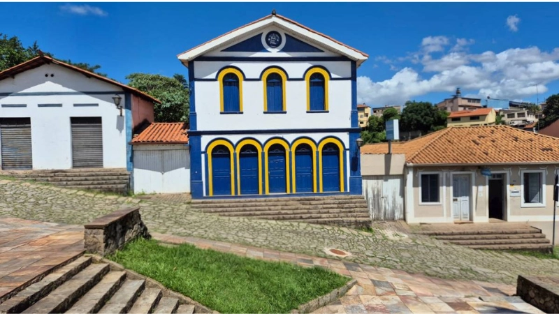Congonhas inaugura Espaço Arte Educar Professora Fia na Ladeira Bom Jesus