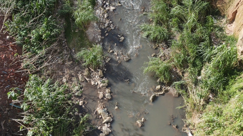 Bombeiros seguem nas buscas por homem arrastado pela correnteza em Barbacena