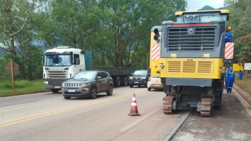BR-040 passa por obras e tem interdições parciais na região